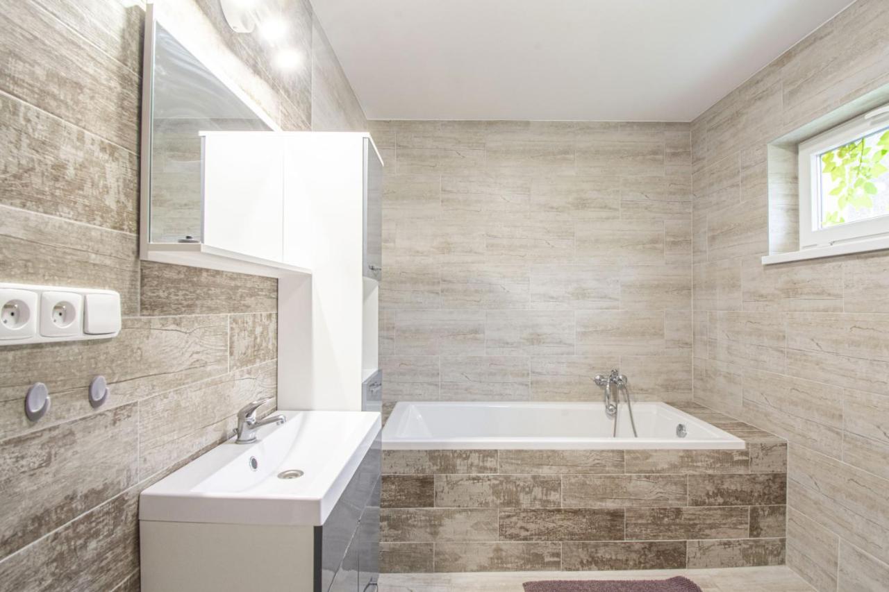 Velky Apartman Zlamanka Kroměříž المظهر الخارجي الصورة